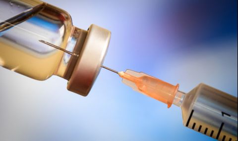 Проф. Костадин Ангелов: Не смятаме да забраняваме поставянето на ваксината на „АстраЗенека“ за хората над 55 години - 1