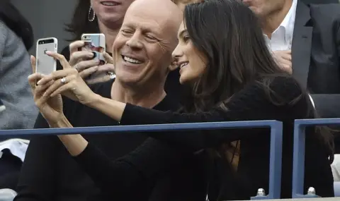 Съпругата на Брус Уилис откри нов начин за комуникация с гаснещата звезда - 1