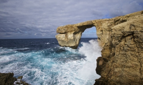 Срути се прочутата скална арка в Малта (Видео) - 1