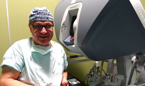 Извършиха първата в България роботизирана операция за отстраняване на тумор на панкреаса - 1