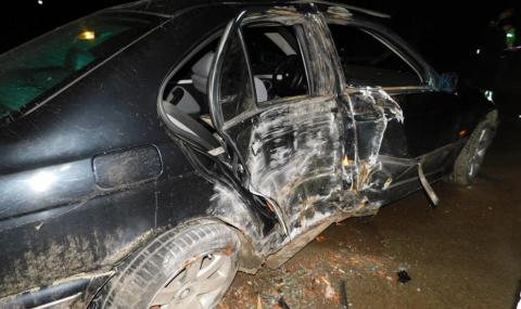 Карма: Младежи трошиха автомобили, после пострадаха при тежка катастрофа - 1