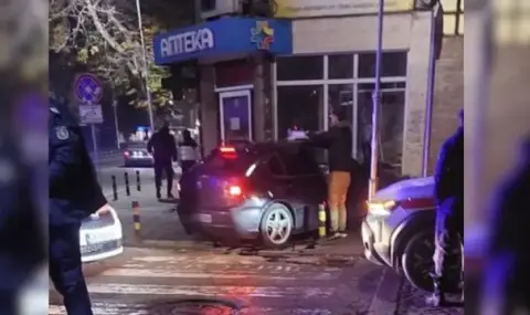 A young man drove his car into a pharmacy in Plovdiv  - 1