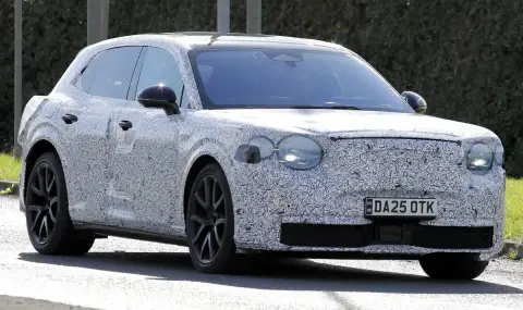 Първи поглед към електрическия кросоувър на Bentley - 1