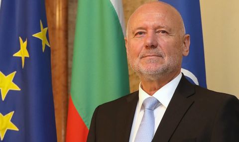 Тагарев: Войната в Украйна засяга националните ни интереси - 1