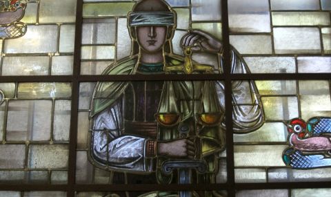 Гледат мярката на мъжа, обвинен за жестокото убийство на жена в Разград - 1