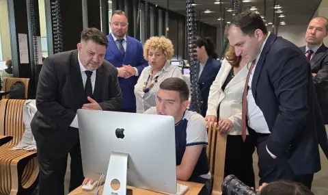 Показват на Зафиров в Армения как преодоляват пропастта между образование и индустрия - 1