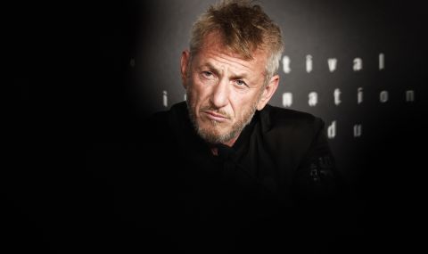 Заснеха Шон Пен да целува страстно новата си приятелка (СНИМКА) - 1