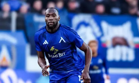 Завръщането на Мустафа Сангаре за Левски се отлага - 1