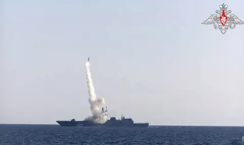 Под тежък ракетен обстрел в Черно море! Русия премести спешно бойните си кораби в Новоросийск