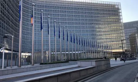 Брюксел със сериозни критики: България значително закъснява с изпълнението на ПВУ  - 1
