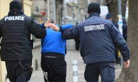 Обвиненият за вземане на подкуп служител на ДАНС остава в ареста - 1