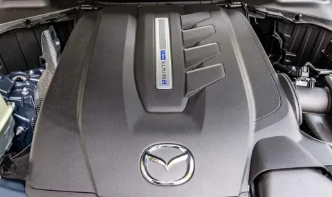 Mazda залага здраво на бензина и на ДВГ - 1