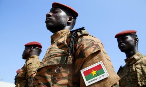 Поне 33-ма загинаха при нападение срещу военно подразделение в Буркина Фасо - 1