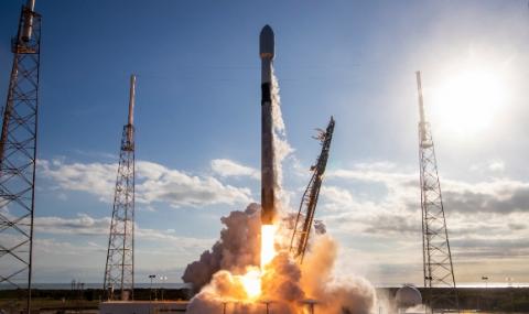 SpaceX търси космически туристи - 1