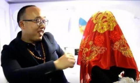 Като не можеш да си намериш жена - направи си я (ВИДЕО) - 1