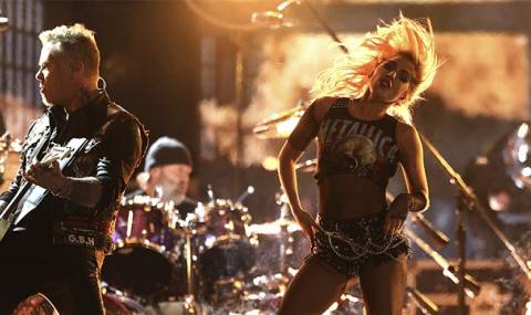 Lady Gaga поема вокалите на Metallica (ВИДЕО) - 1
