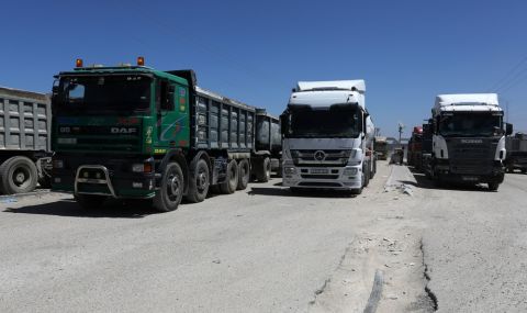 Тази нощ в Газа пристигнаха три камиона с хуманитарна помощ - 1