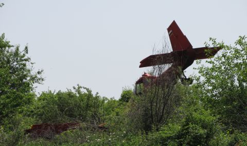 Селскостопански самолет се разби, пилотът загина - 1