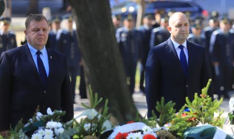 Президентът и министърът на отбраната почетоха загиналите български войници - 1