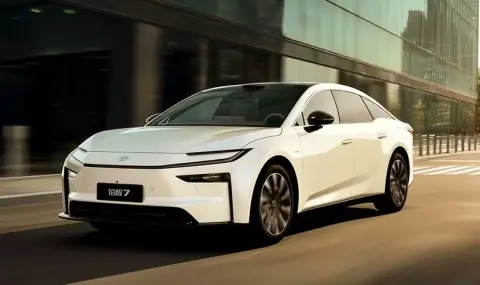 Toyota пусна нов седан, а китайците вече полудяха по него - 1