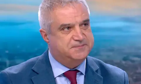 Румен Радев, АИКБ: За нас би било риск, ако не се постигне споразумение за продажбата на активите на "Лукойл" - 1