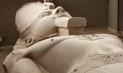 Липсваща половина от масивна статуя на Рамзес II е открита в Египет (СНИМКИ) - 1