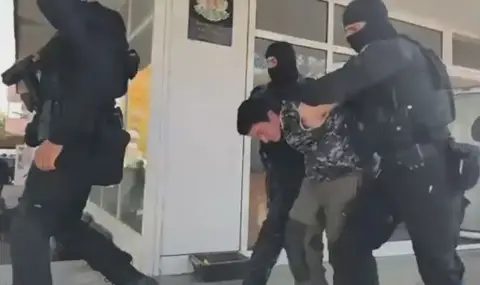 Обвиненият за тройното убийство в с. Люляково не е регистриран като психично болен, но баща му е с шизофрения - 1