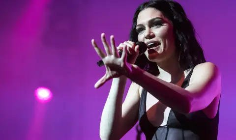 Джеси Джей се завърна на сцената след борбата с рака на гърдата (ВИДЕО) - 1