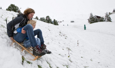 Липсата на сняг проваля ски сезона в Швейцария - видео - 1