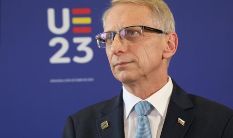 Денков не вижда причина за оставка на Тагарев - 1