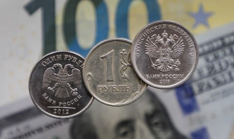Срив! Руската рубла потъна до 8-месечен минимум спрямо долара - 1