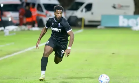 Бивш голмайстор на ЦСКА с невиждана драма - избяга от Иран с кола, след като го свалиха от самолета - 1