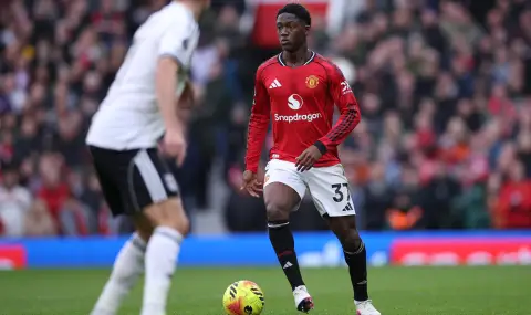 Манчестър Юнайтед триумфира в зрелищен двубой срещу Фулъм и продължава победния си ход под ръководството на Майкъл Карик - 1