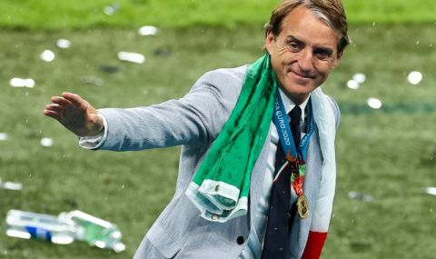 Манчини скочи на шефа на италианския футбол - 1