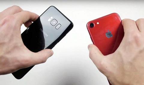 Двоен краш тест на Galaxy S8 и iPhone 7 - 1