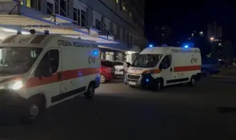 Откриха 33-ма мигранти в бус край Бургас, четирима са откарани в Спешното отделение
