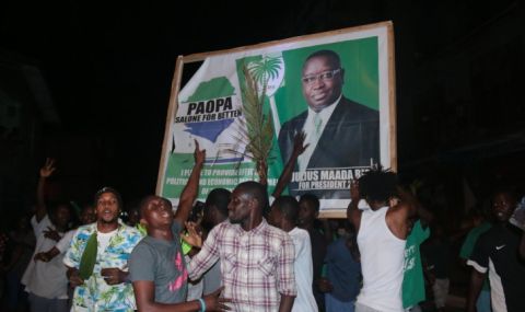 Настоящият президент на Сиера Леоне води в изборната битка за поста - 1