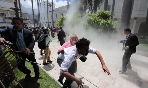 Венецуела: Гражданската война чука на вратата (ВИДЕО+СНИМКИ) - 1