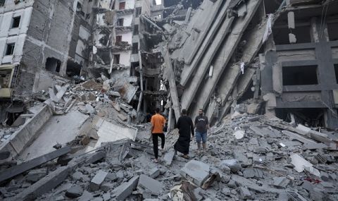 Израел: Хиляди палестински цивилни в Газа се придвижват на юг  - 1