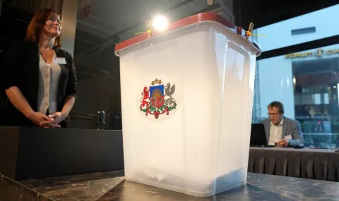 Latvians vote in parliamentary elections amid Ukraine war - 1