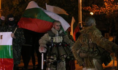 Кукери скочиха срещу Хелоуин - 1