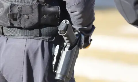 Съставиха акт на жена - оплакала се, че полицейски учебни стрелби будят бебето ѝ - 1