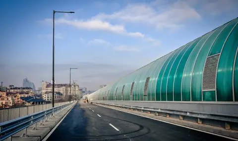 Отварят за движение обновеното пътно платно на моста над р. Въртопо - 1