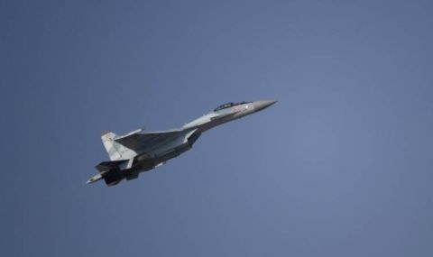 Руски Су-35 прехвана два бомбардировача на САЩ над Балтийско море - 1