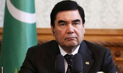 Бившият президент на Туркменистан получи титлата "повелител" - 1