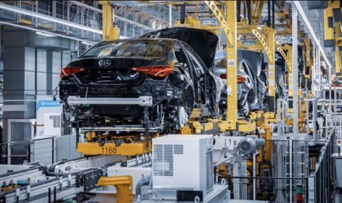 Mercedes съкращава работното време на над 18 хиляди служители - 1