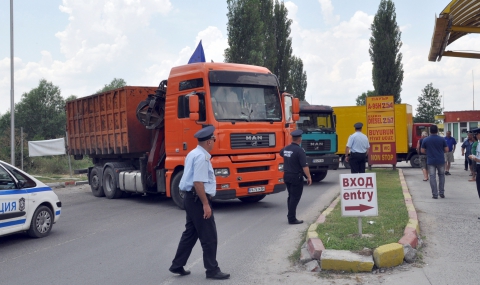 Изкупвачи на скрап блокираха границата с Турция - 1