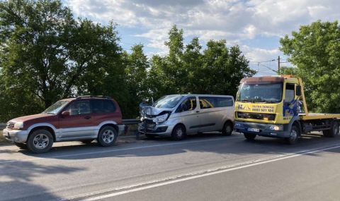 Верижна катастрофа с 6 автомобила в Пловдив - 1