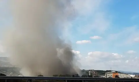 Екип на РИОСВ – София следи ситуацията с възникналия пожар в „Стомана индъстри“ – Перник - 1