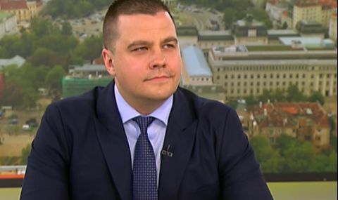 Балабанов преди Коалиционния съвет: Не съм седнал да убеждавам никого, всеки носи глава на раменете - 1
